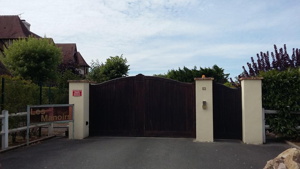 Ferienwohnung Les Manoirs Deauville Exterior foto